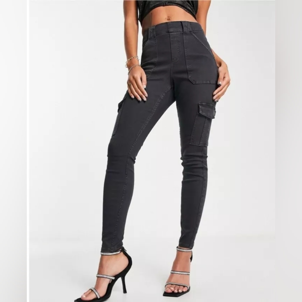 Spanx Cargo Stretch Twill Shaping Skinny Pants in Washed Black Size Large